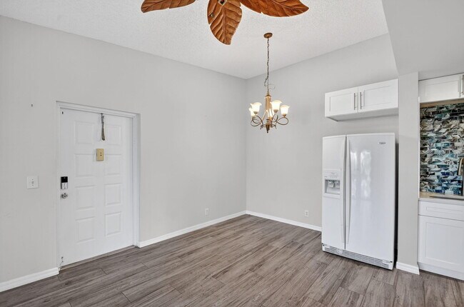 Building Photo - 812 Sky Pine Way