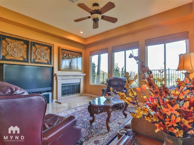 Building Photo - 2914 Carrillo Way