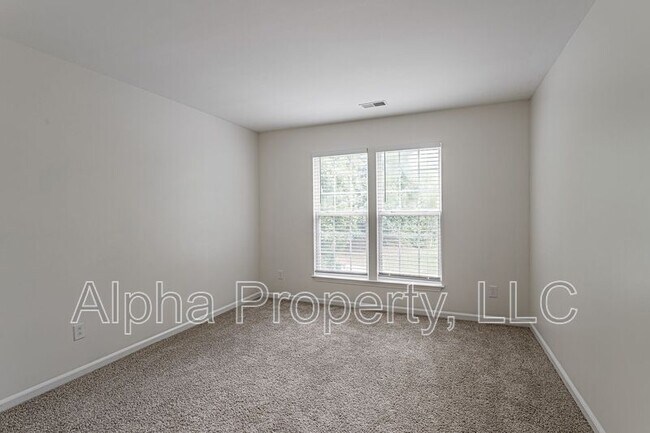 Building Photo - 261 Highgate Cir
