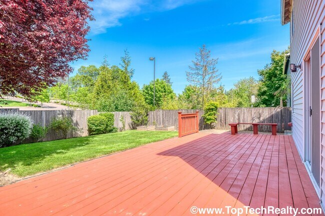 Building Photo - Charming 3 BD* 2.5 BTH Single Family Home In Deerfield Neighborhood! Great Location & Quiet Neigh...