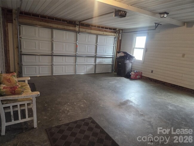 Building Photo - 1568 Triplett Rd