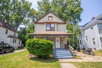 Building Photo - 1290 E 188th St