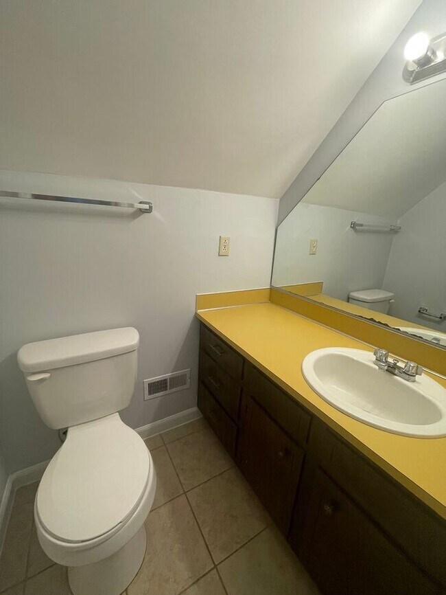 Building Photo - Modern Open Floor Plan with Expansive Great Room!