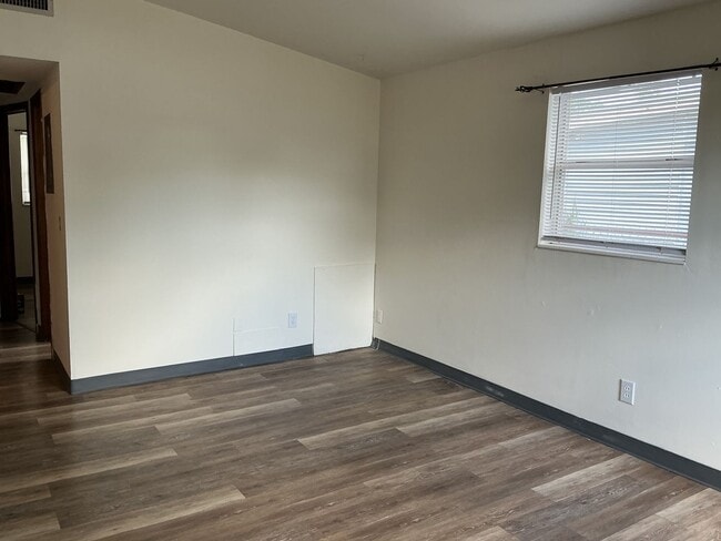 Building Photo - 2BR Home in South Lakeland – Move-In Ready