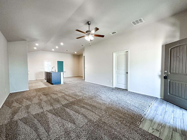 Building Photo - 3/2/2 Home in Windstone!