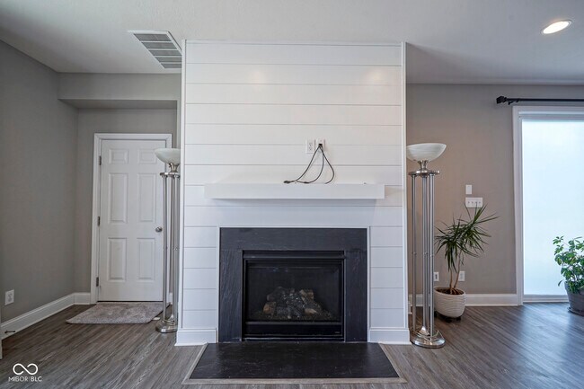 Building Photo - 7228 Broadacre Ct