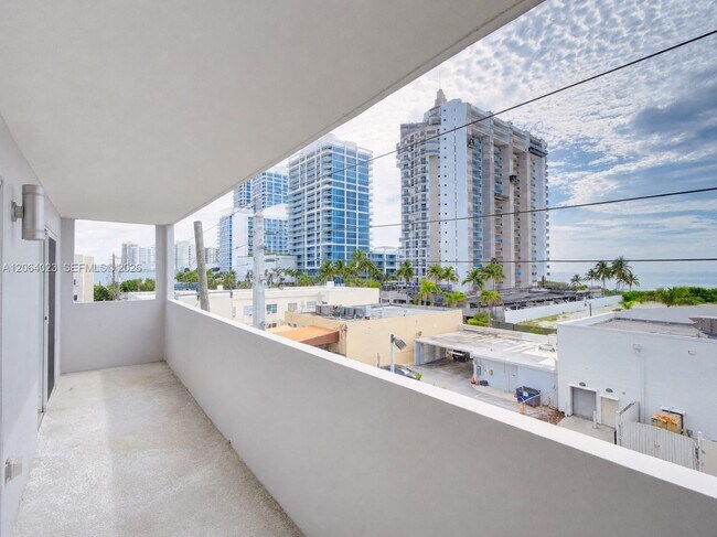 Building Photo - 6725 Harding Ave