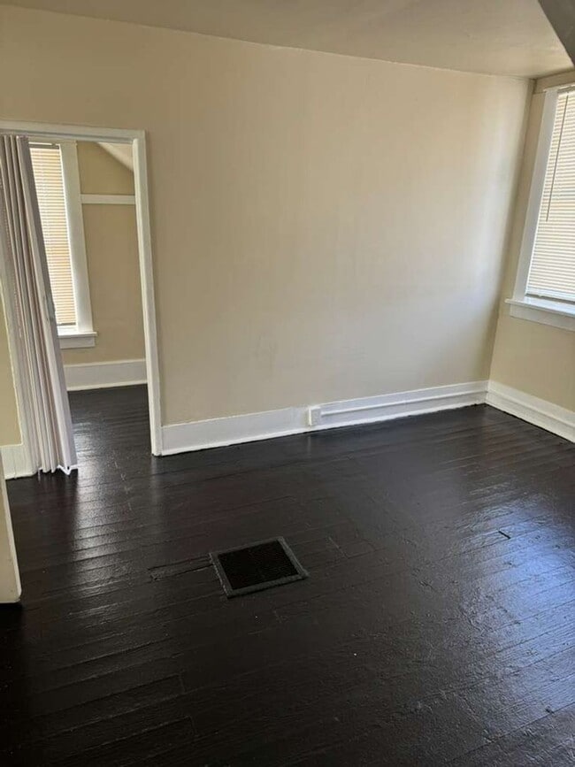 Building Photo - Spacious 2 Bedroom Home for Rent – Updated & Move-In Ready!