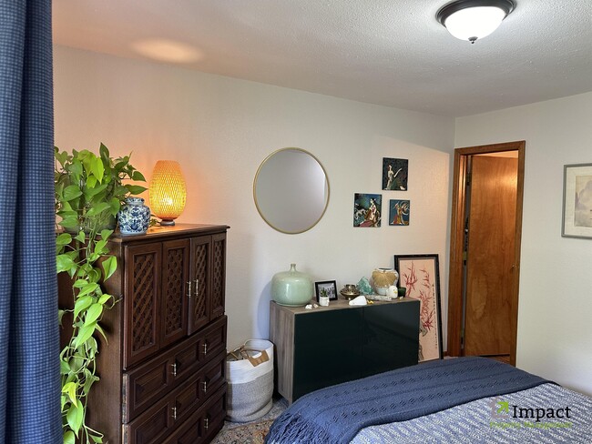 Building Photo - 2510 Plumtree Grove