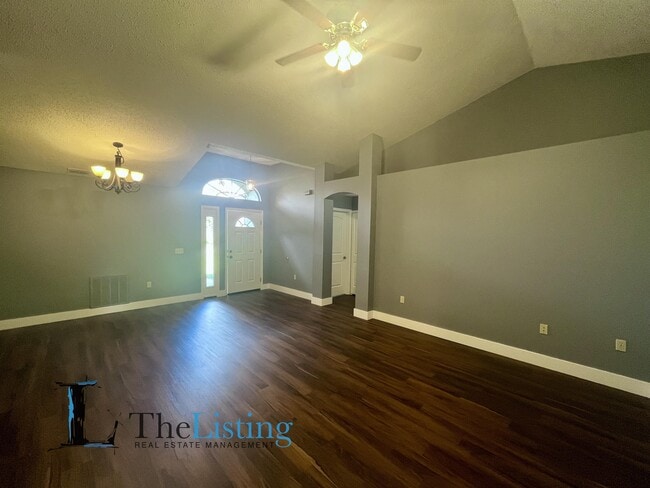 Building Photo - 444 Long Pine Dr