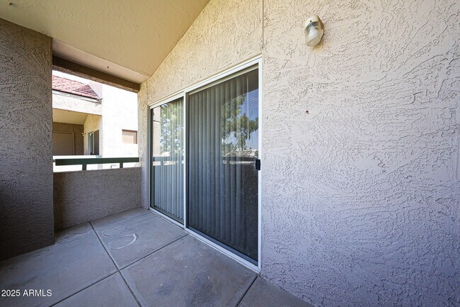 Building Photo - 1295 N Ash St