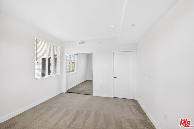 Building Photo - 436 Virgil Ave