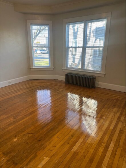 Building Photo - 526 McClellan St