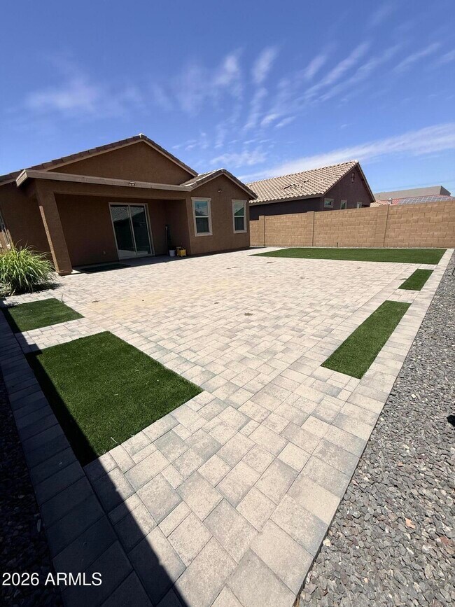 Building Photo - 3807 S 65th Ave