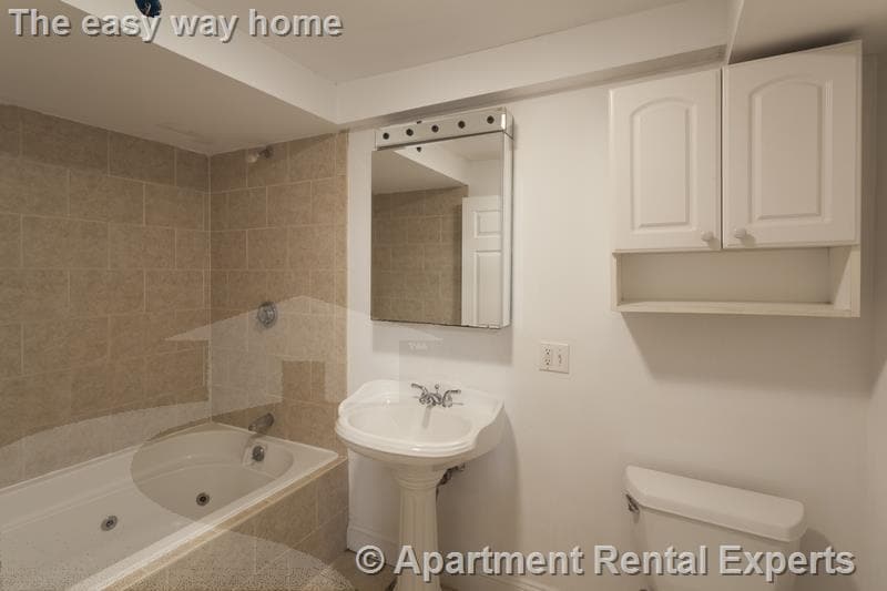 Building Photo - 38 Cherry St