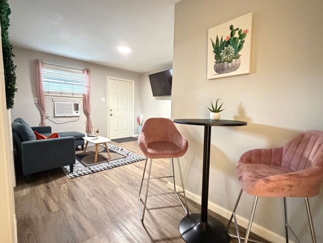 Building Photo - 1412 E 35th St