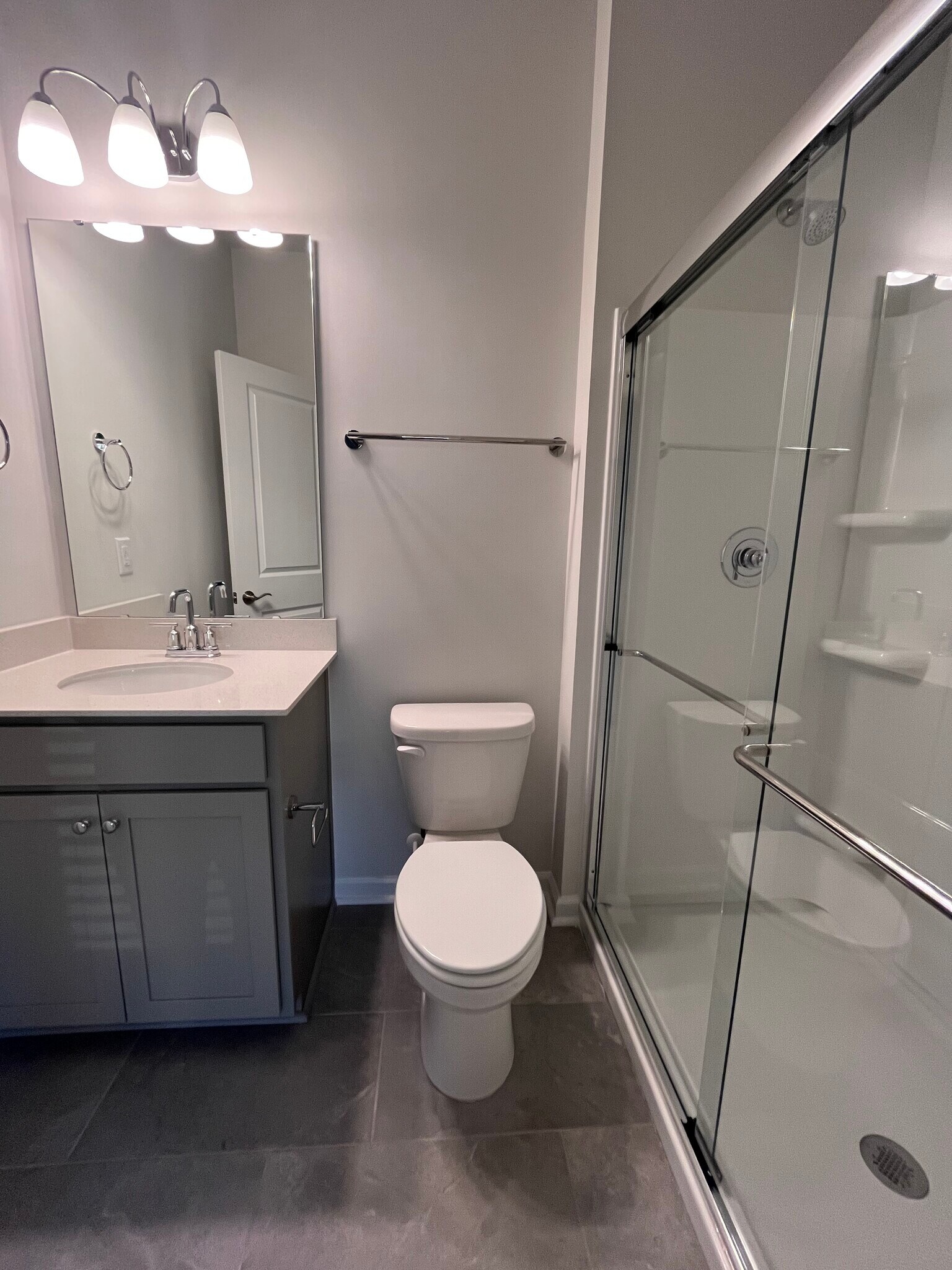 Building Photo - 2811 Farmhouse Dr