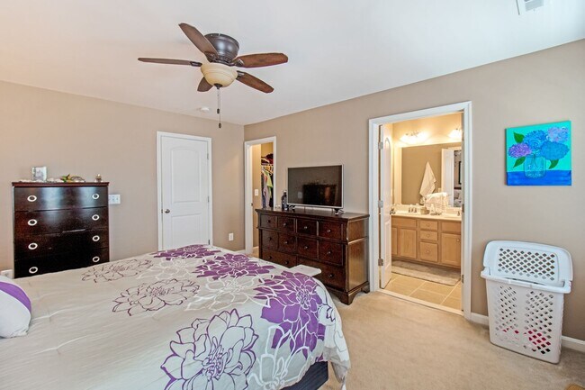 Building Photo - MOVE-IN SPECIAL! Beautiful 4-Bed, 3.5-Bath...