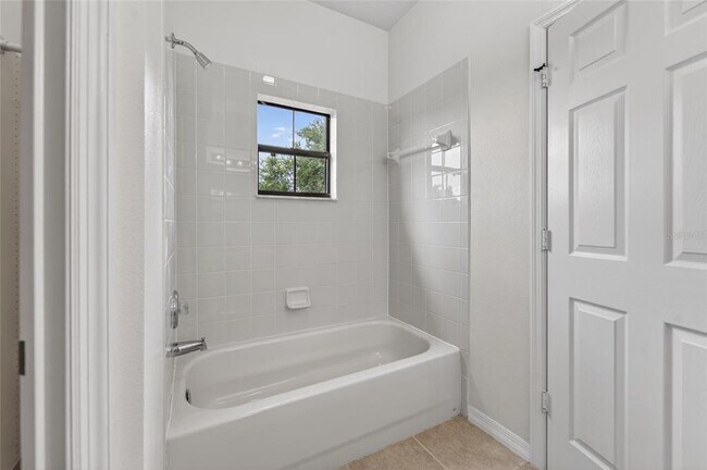 Building Photo - 30132 Mossbank Dr