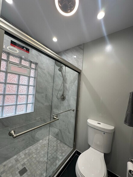 Building Photo - 318 157th St