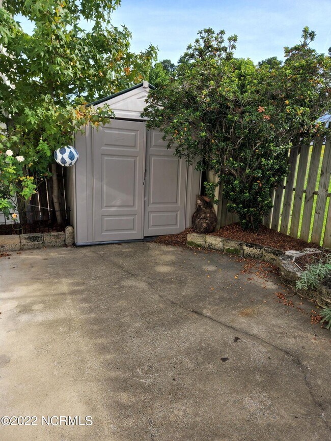 Building Photo - 902 Spring Forest Rd