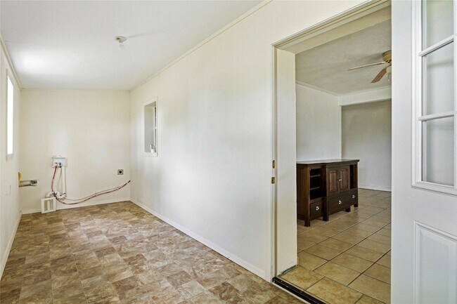 Building Photo - 2543 Co Rd 332