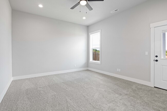 Building Photo - 1026-KE1026 Sassafras St