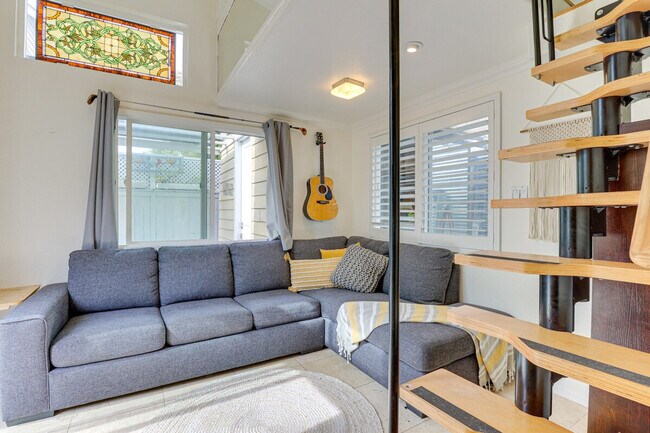 Building Photo - 466 Chestnut Ave