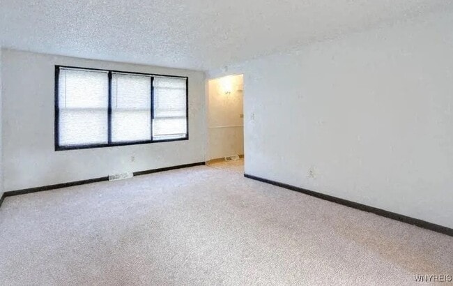 Building Photo - 22 W Summerset Ln