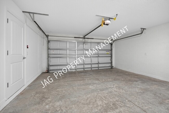 Building Photo - 1401 Degroodt Rd SW