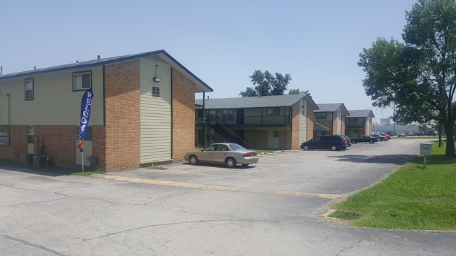 Building Photo - Cedar Crest Apartments