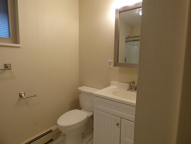 Building Photo - Beautiful Home in Longmont Estates