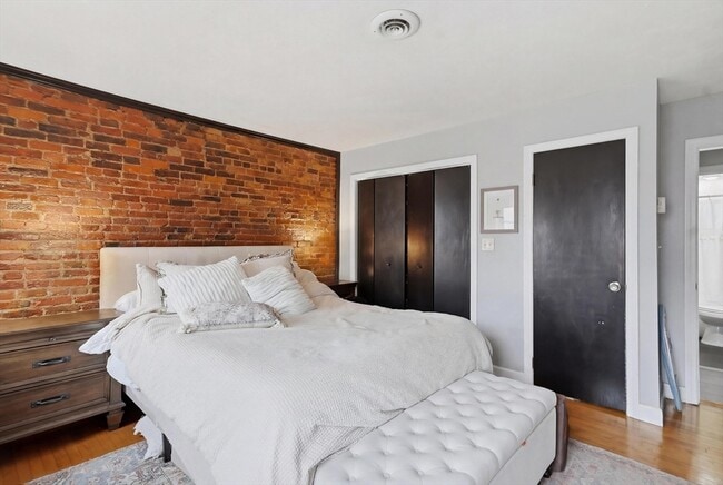 Building Photo - 36 Washington St