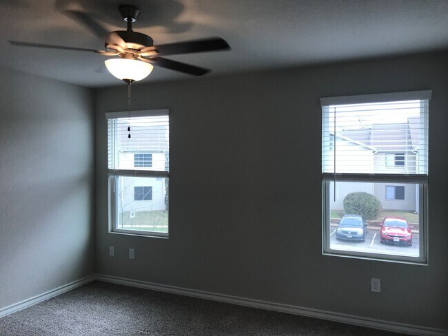 Building Photo - Townhome for rent