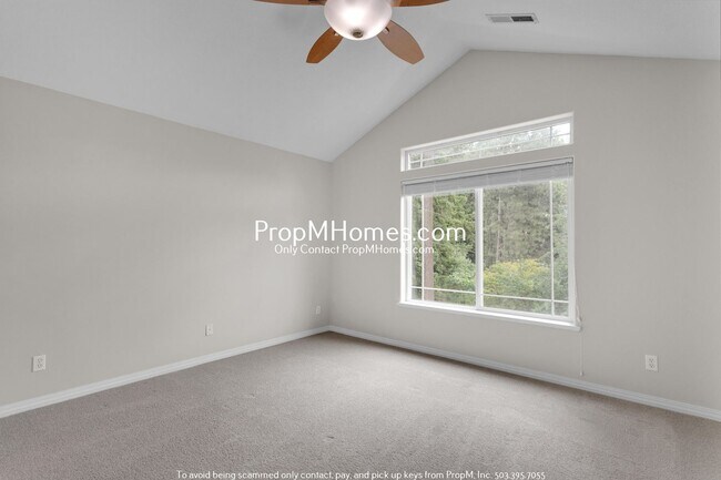 Building Photo - Three-Bedroom Loft-Style Home near Progress Ridge in Beaverton!