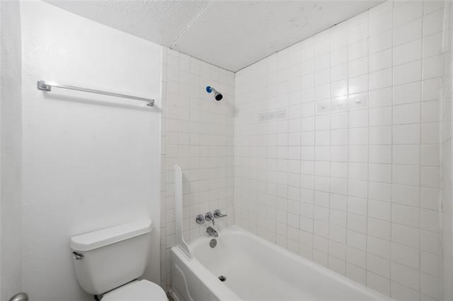 Building Photo - 334 Valley Park Dr