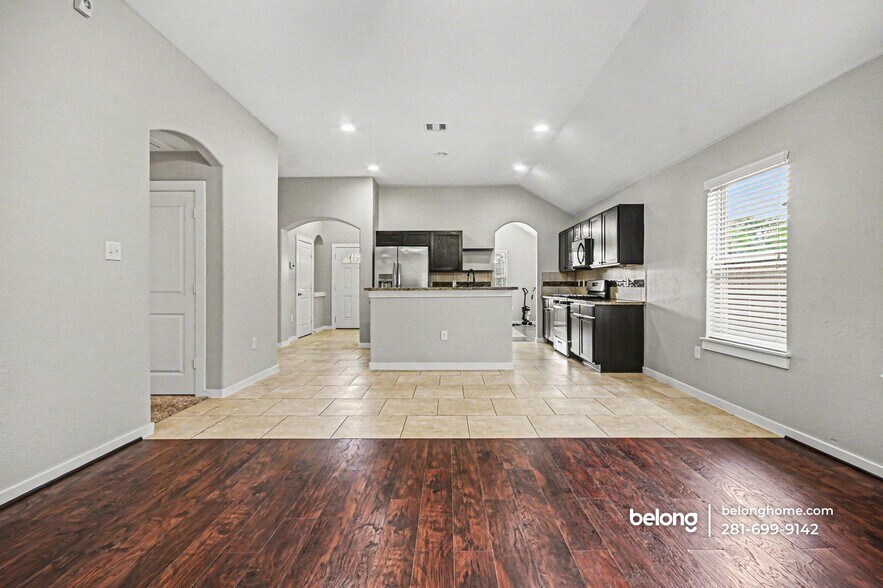 Building Photo - 6911 Rosemont Ct