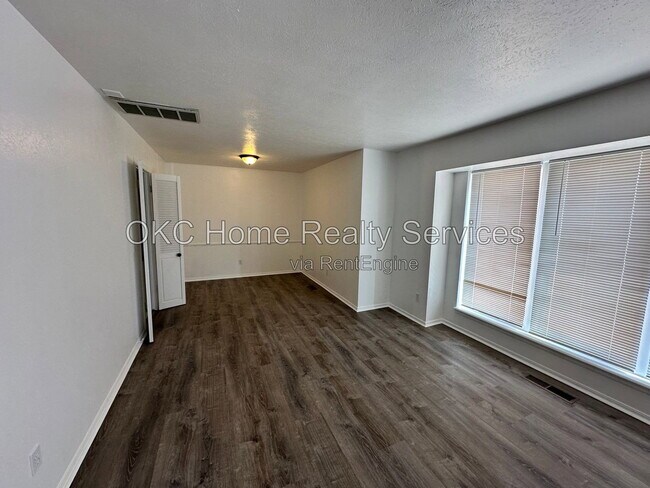 Building Photo - 1428 SW 72nd St
