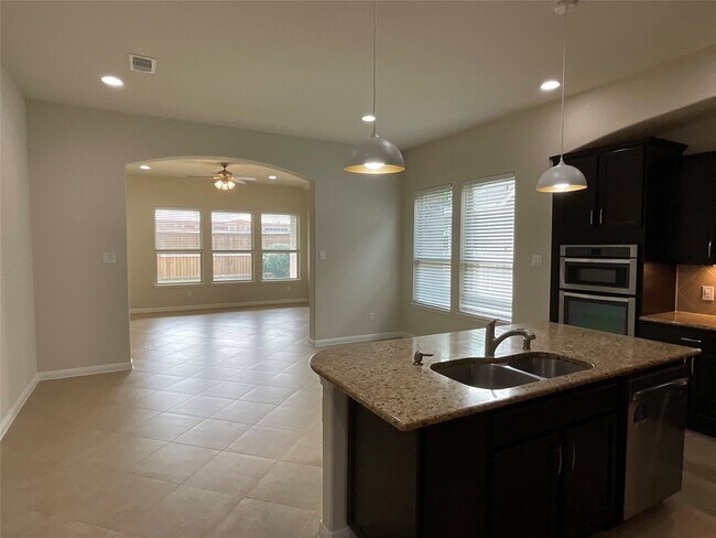 Building Photo - 10022 Western Pine Trail