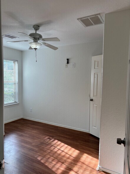 Building Photo - 9006 Wildbird Ln