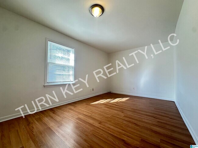 Building Photo - 1008 Shelton St