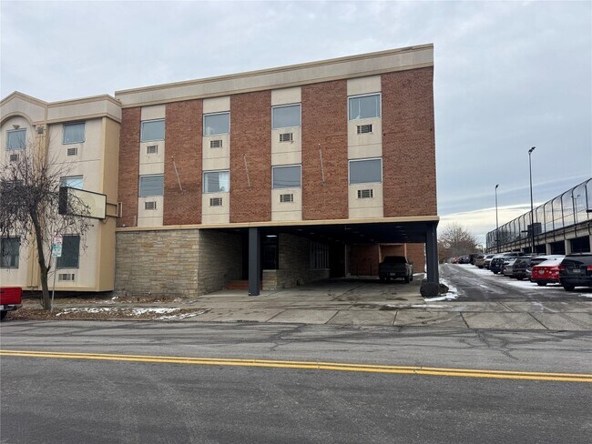 Building Photo - 65 Front St