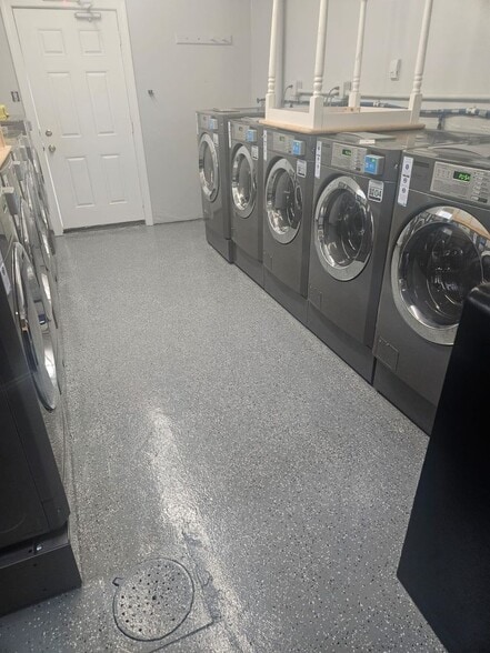 Interior Photo - Townbank Manor