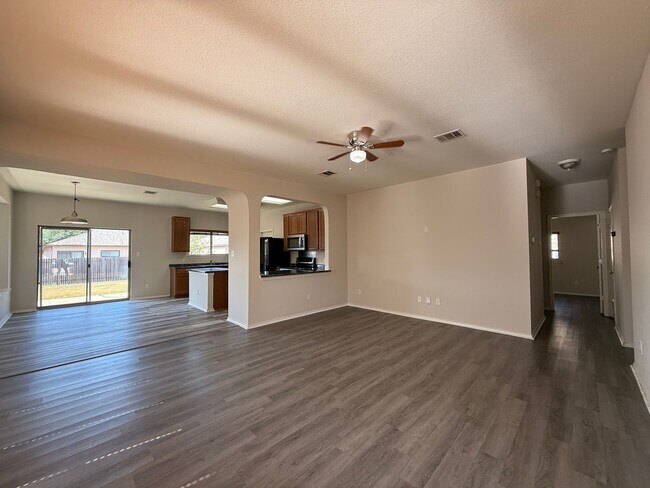 Building Photo - 1722 E Mesa Park Dr
