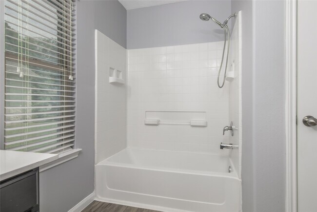 Building Photo - 3807 Springcrest Ln
