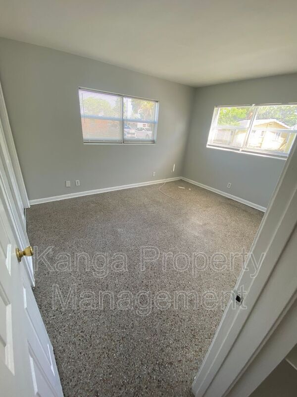 Building Photo - 3716 Henry Ave
