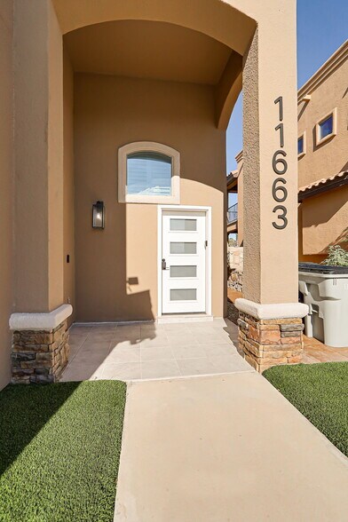 Main entrance - 11663 Dos Palmas Dr