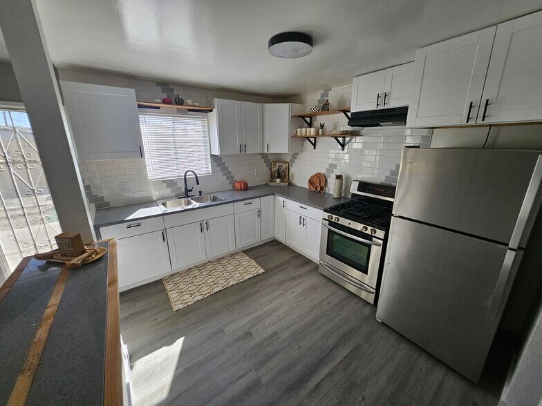 Building Photo - 96 E. Palomar