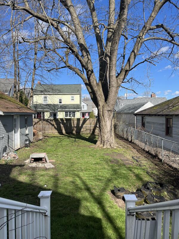 Building Photo - 6 S Lake Ave