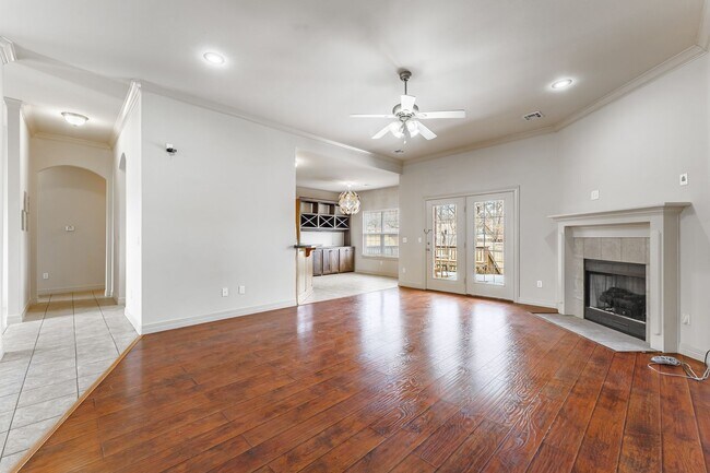 Building Photo - Charming 4-Bedroom Home in Rogers with Beautiful Natural Light!